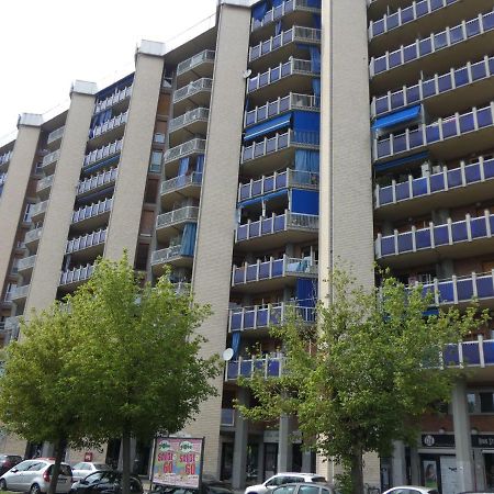 קולניו Metro Apartment מראה חיצוני תמונה
