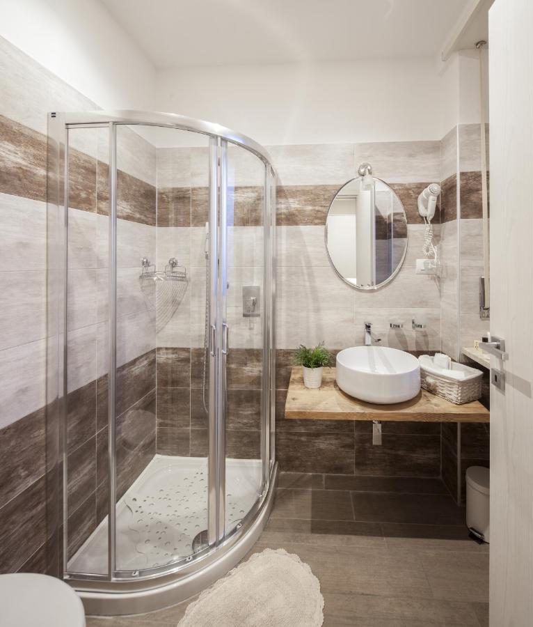 קולניו Metro Apartment מראה חיצוני תמונה