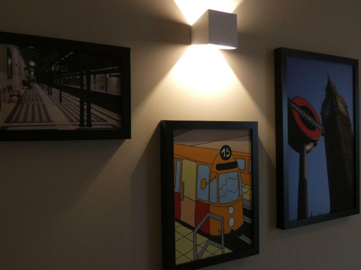 קולניו Metro Apartment מראה חיצוני תמונה