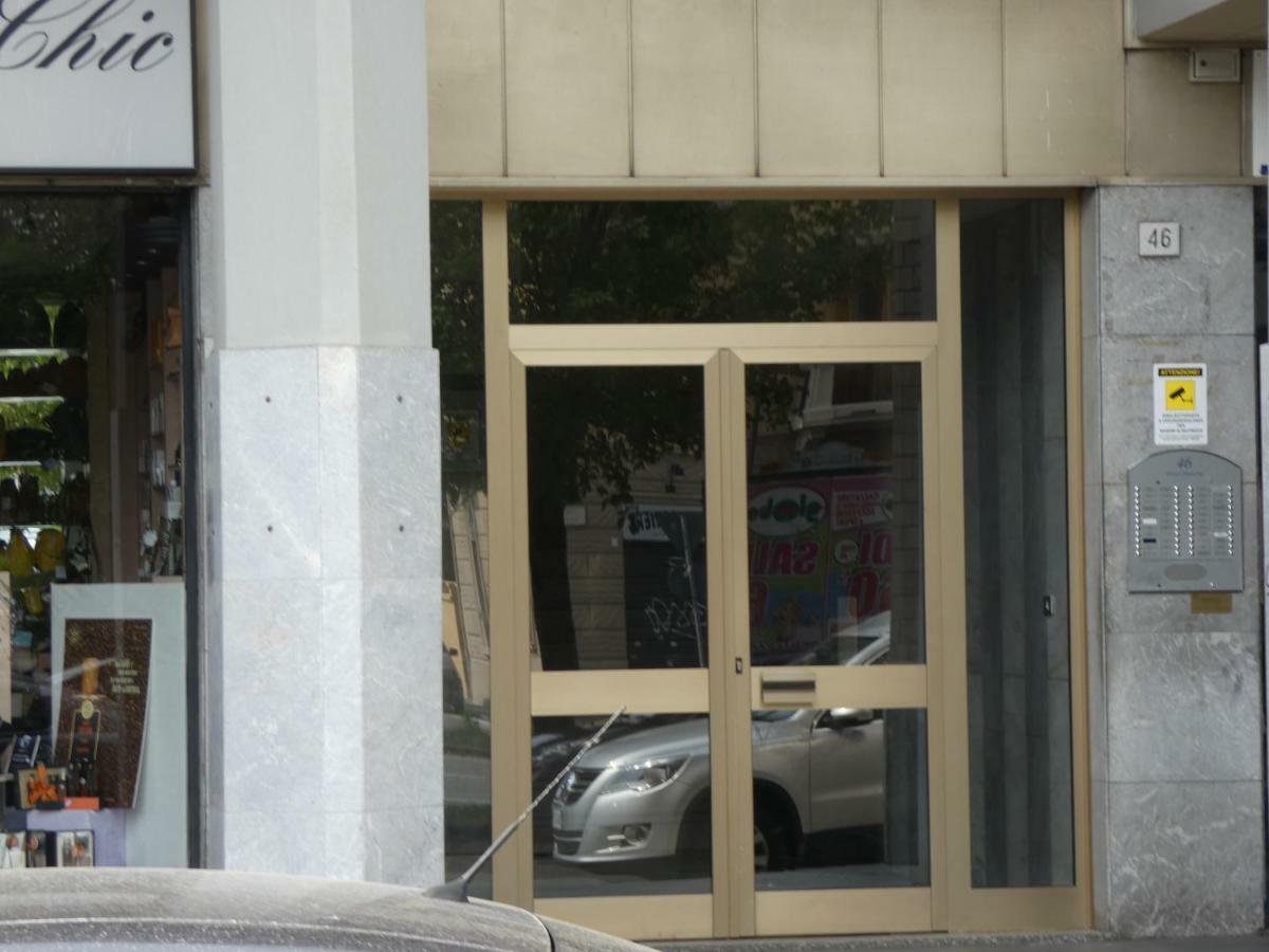 קולניו Metro Apartment מראה חיצוני תמונה