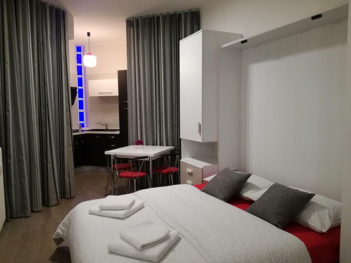 קולניו Metro Apartment מראה חיצוני תמונה